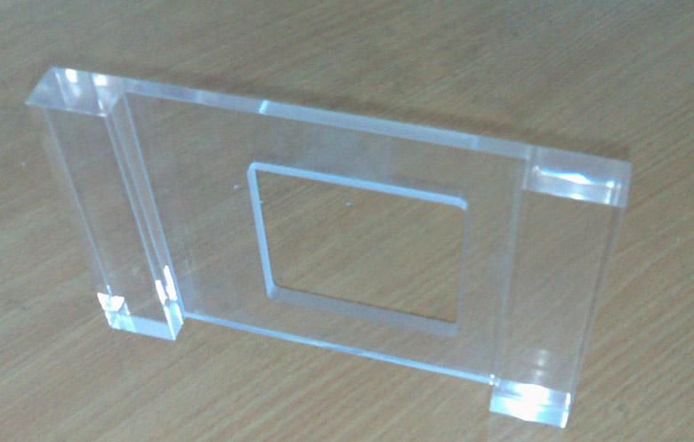 他们准备了一大堆的亚克力板