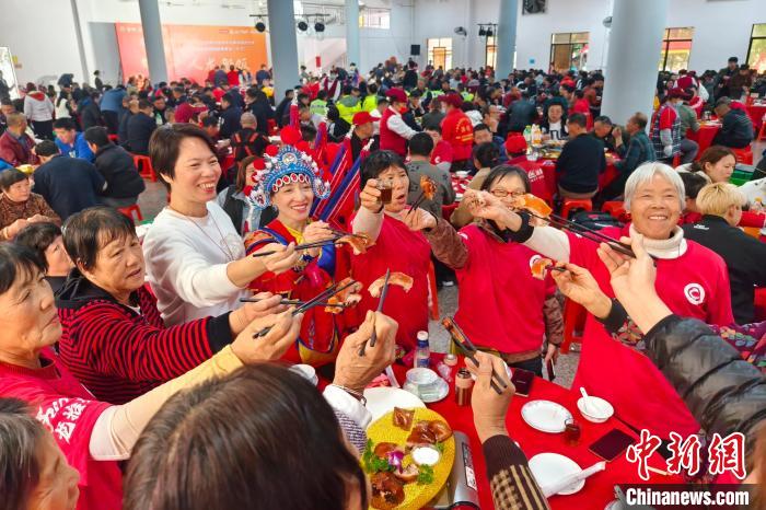 2024年全国龙舟大联动启动仪式在佛山举行，南海