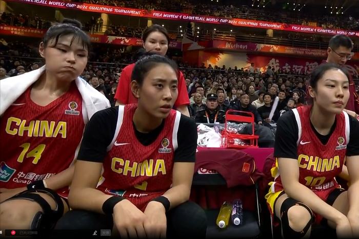中国女篮力克捷克队 战术调整助胜关键卡位战