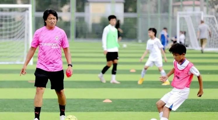 前国安后卫邱忠辉转型送外卖：并非为流量，只