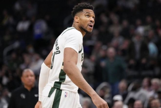 字母哥伤停雄鹿惨败骑士 季后赛希望破灭