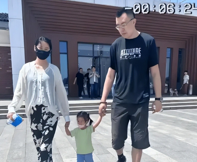 CBA四冠王韩德君退役后拒绝百万年薪 选择体制内