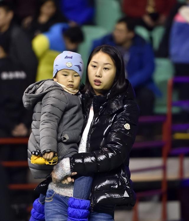 CBA四冠王韩德君退役后拒绝百万年薪 选择体制内