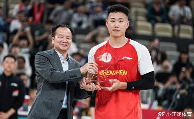 贺希宁32分率深圳男篮险胜新疆 率先锁定常规赛