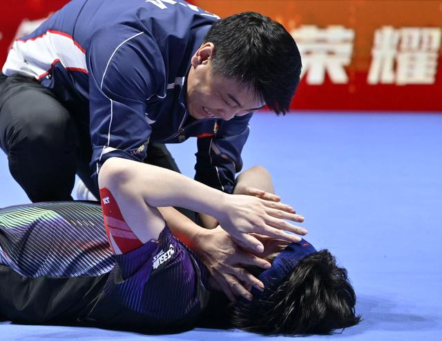 王楚钦险胜日本新星松岛辉空 时隔多年夺回埃文