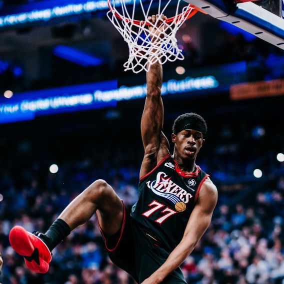 雷霆双核合砍40+轻取76人 亚历山大创历史得分纪