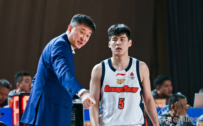 广东男篮客场负山西无缘四强 杜锋指导遭球迷质